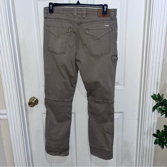 Mountain Khakis also khaki In color. B1054 - Picture 4 of 4